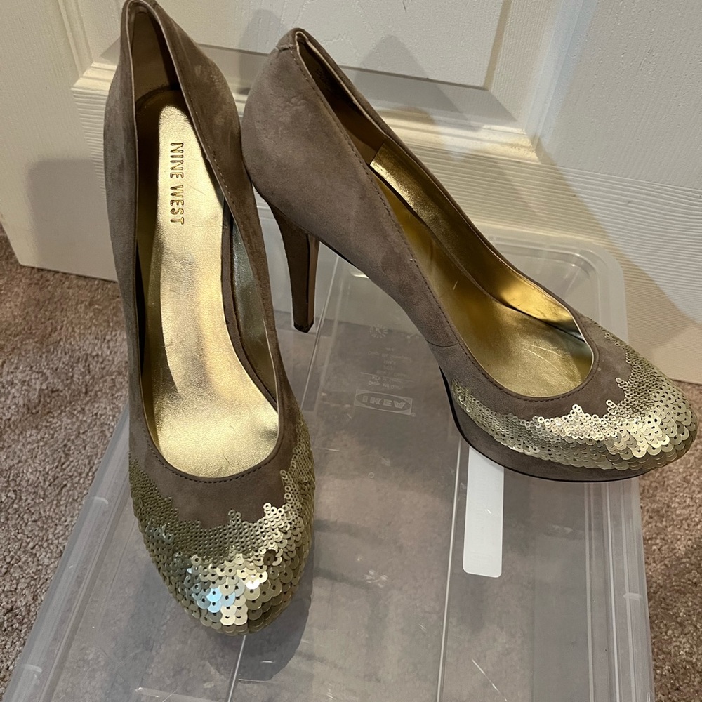 nine west 9.5 suede beige heels